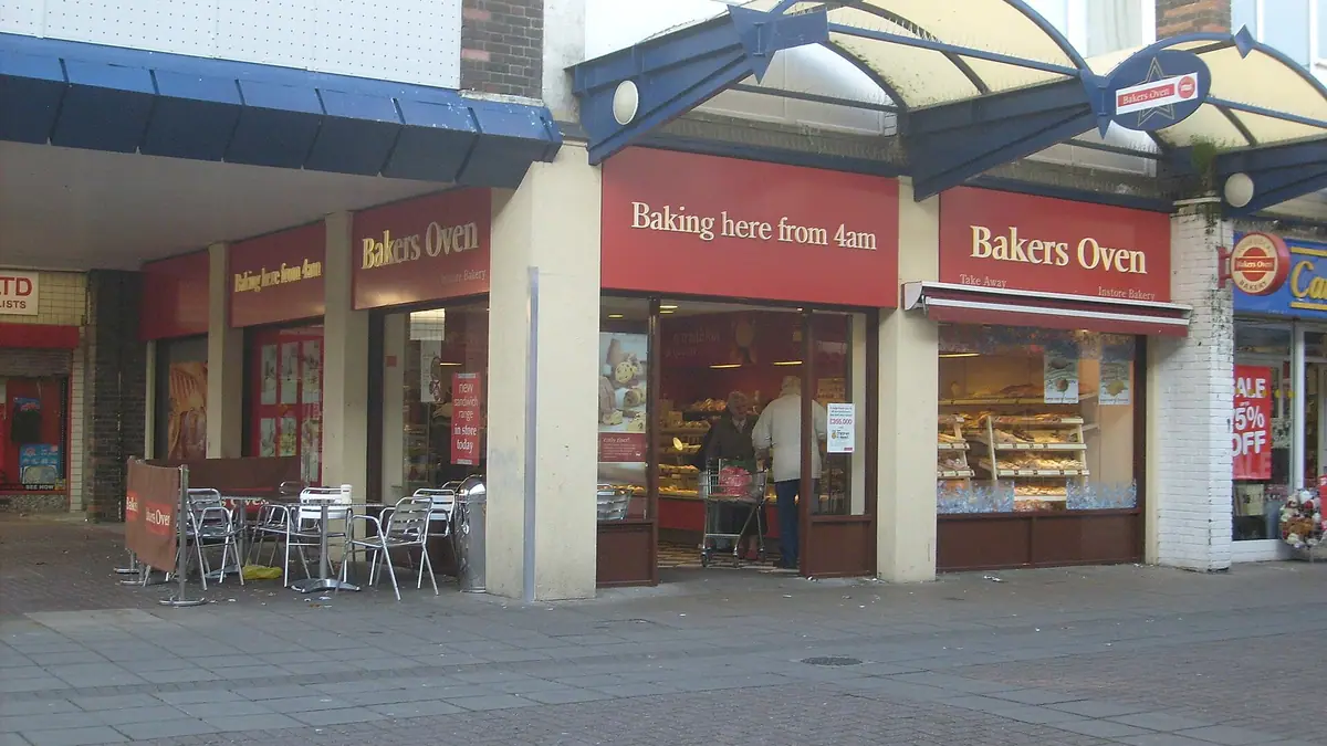 Halls – bakery in Cirencester town centre